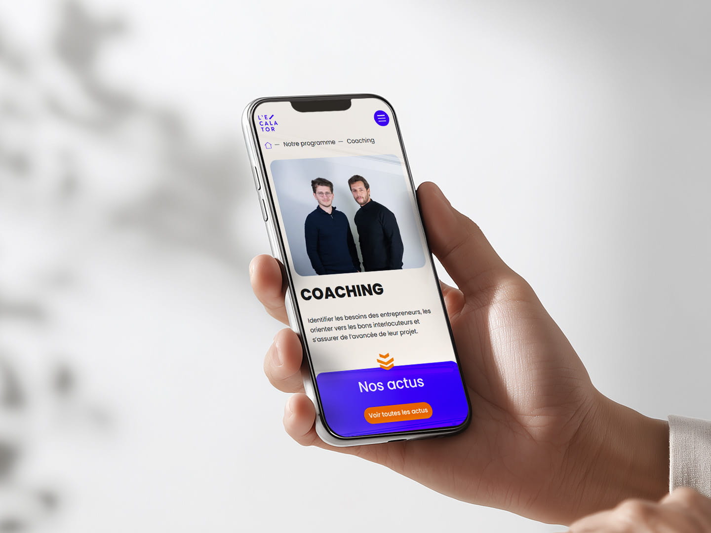 Aperçu du site internet L'Escalator sur écran de smartphone