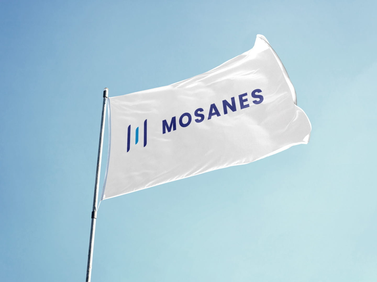 Drapeau publicitaire personnalisé aux couleurs de Mosanes