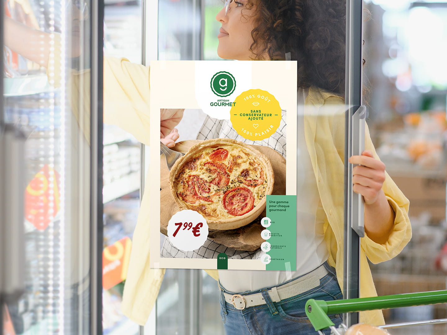 Signalétique et balisage de marque Artisan Gourmet sur la porte d'un meuble frigo